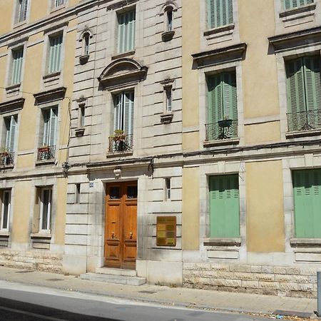 Appartement Intra Muros 8 Personnes Climatise Wifi Stationnement Facile Avignon Exterior foto