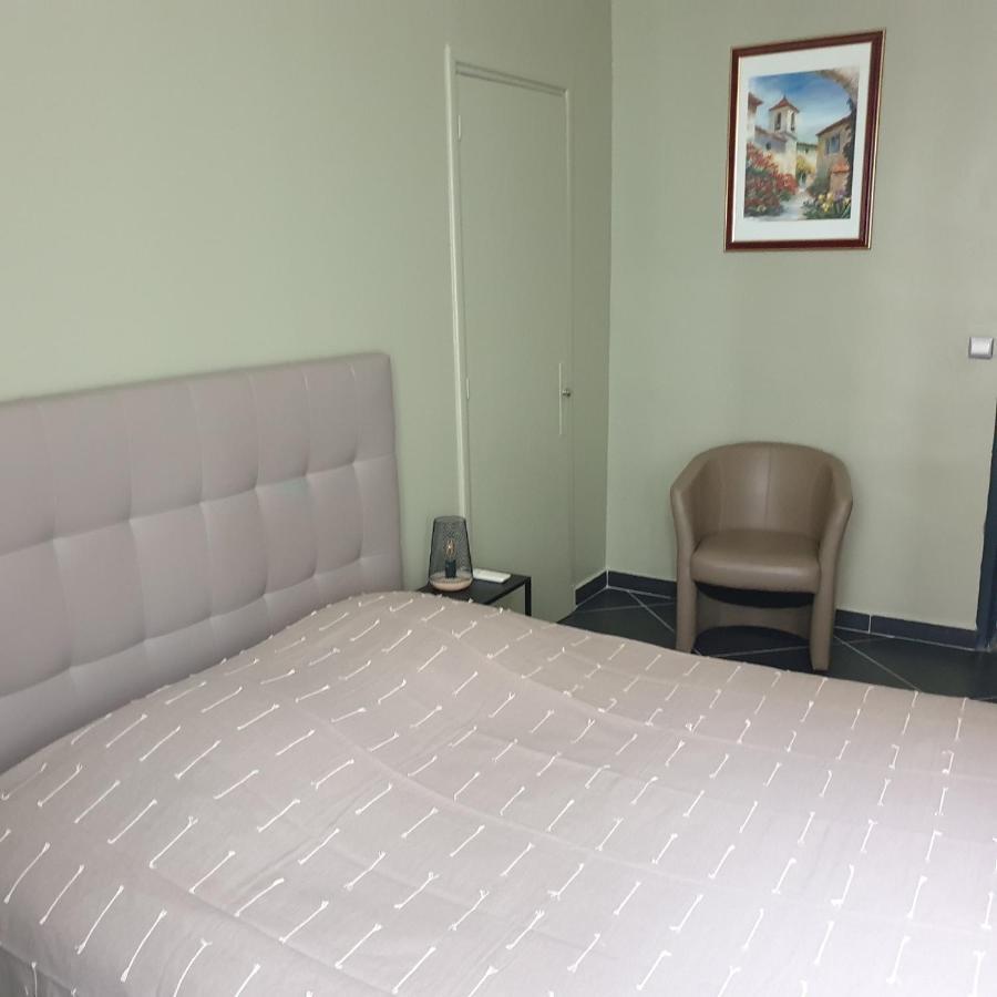 Appartement Intra Muros 8 Personnes Climatise Wifi Stationnement Facile Avignon Exterior foto